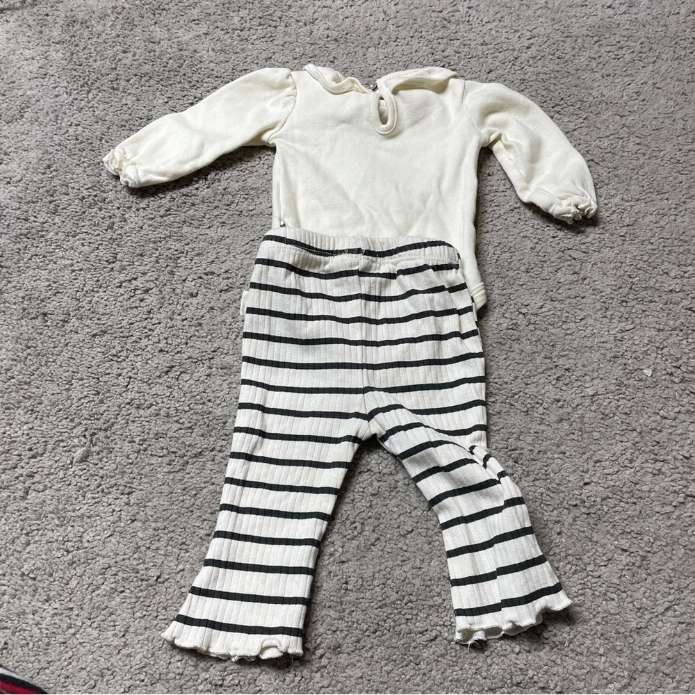Rabbit + Bear Bootiful Ghost Onesie and Pants set,‎ baby size 0-3 months - Picture 6 of 7